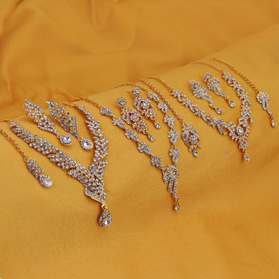 Sukkhi Pleasing 3 Pieces Necklace Set Combo