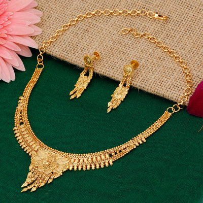 Sukkhi Dazzling Gold plated Necklace Set for Women