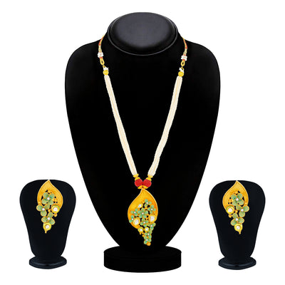 Sukkhi Stylish Gold Plated Floral Collar Necklace Set for Women