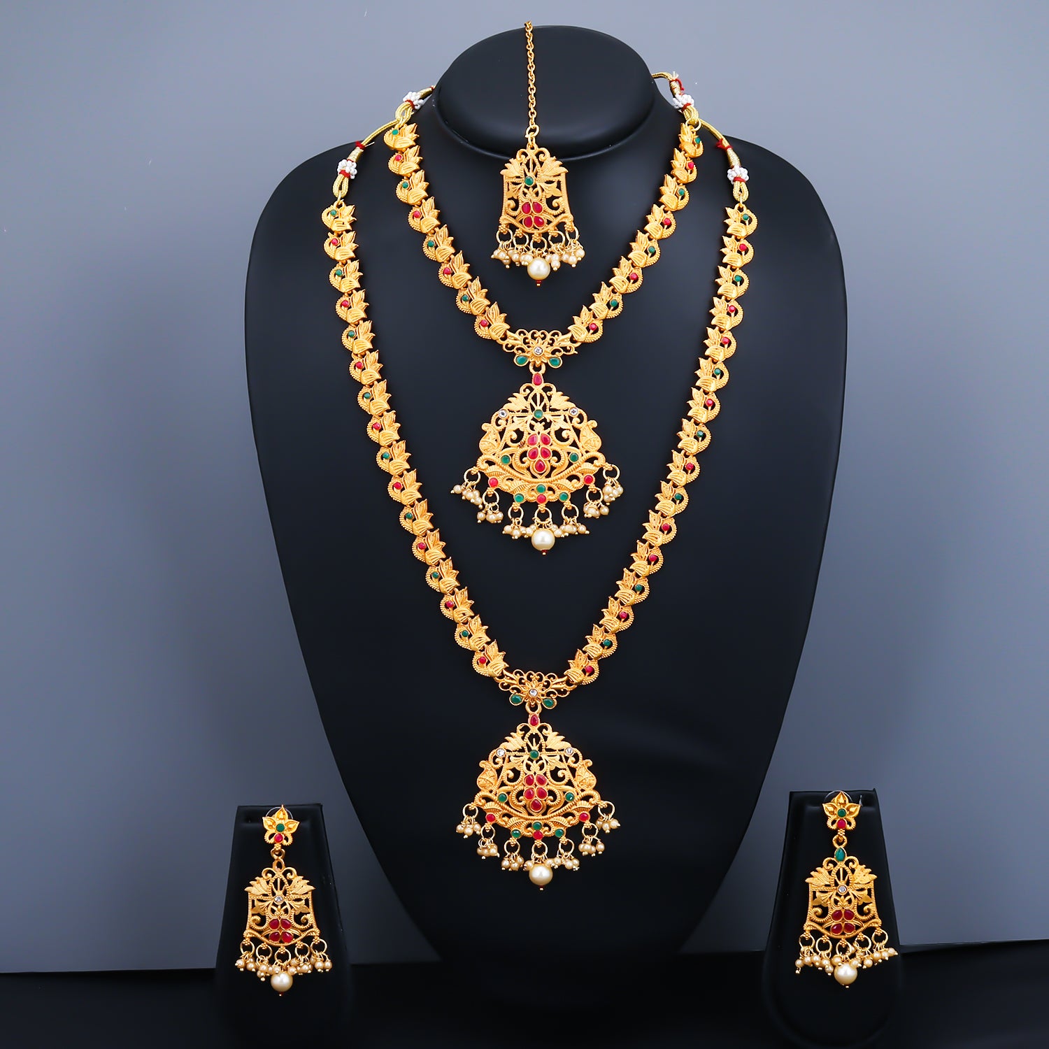 Sukkhi Sleek Gold plated AD Stone Necklace Set 